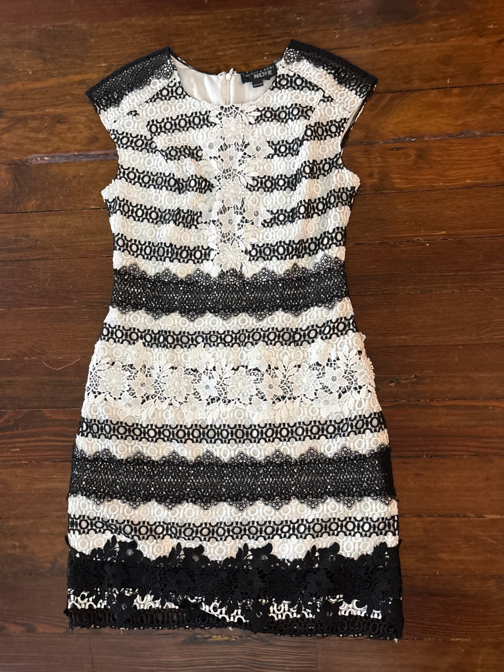 Sachin & Babi Noir black white lace floral mini striped dress size 8